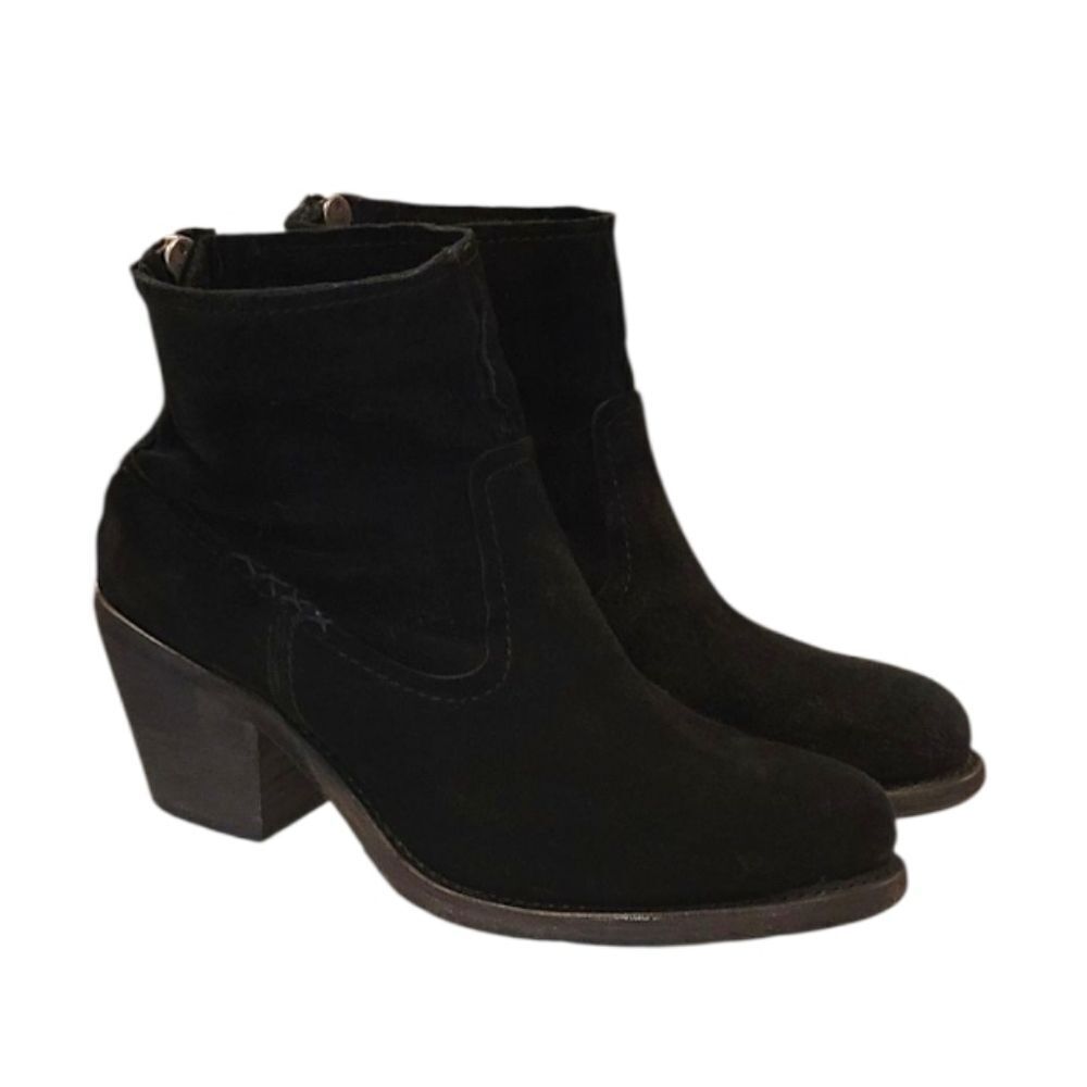 Frye Leslie Artisan Black Suede Short Boots Size 8
